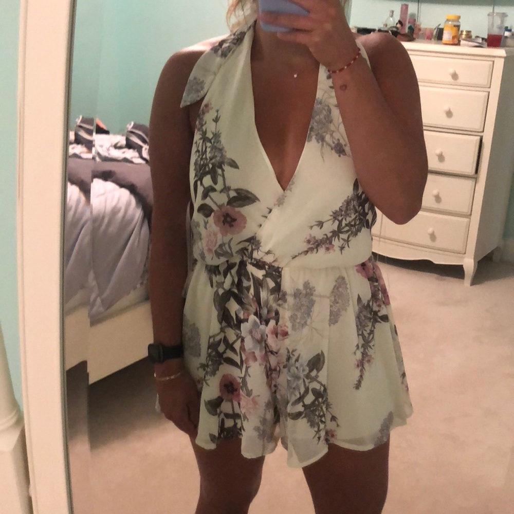 Romper - Picture 2 of 4